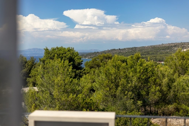 View from the upper balcony in the Villa Makarac on the front sea bay