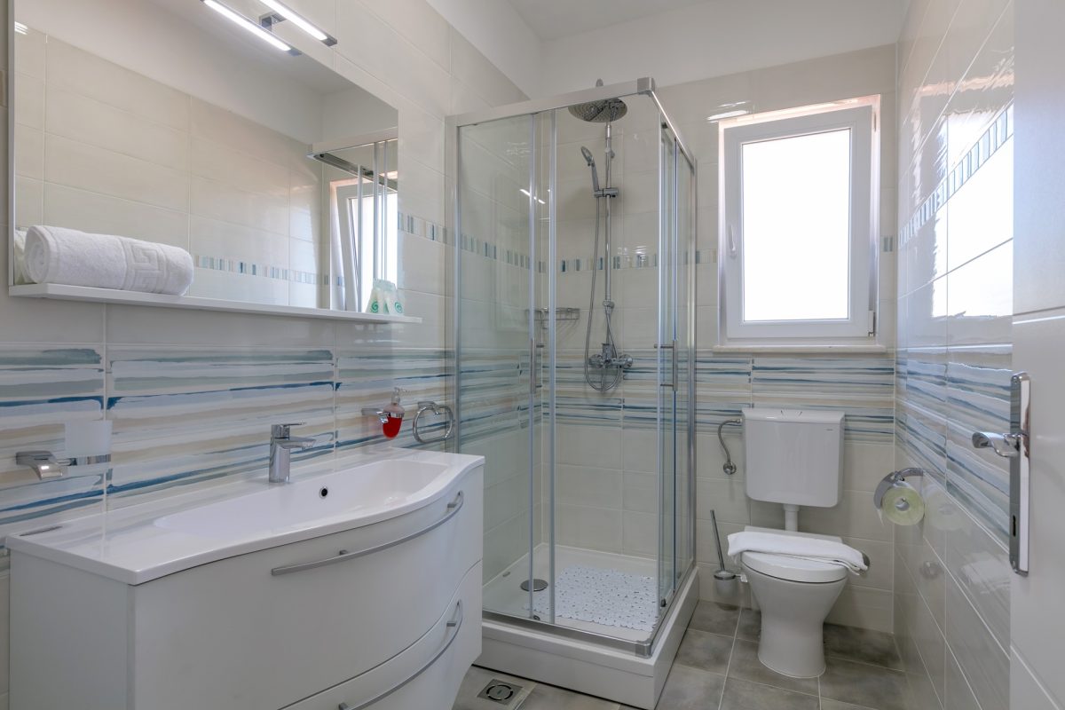 Glass shower cabin bathroom in the Villa Makarac