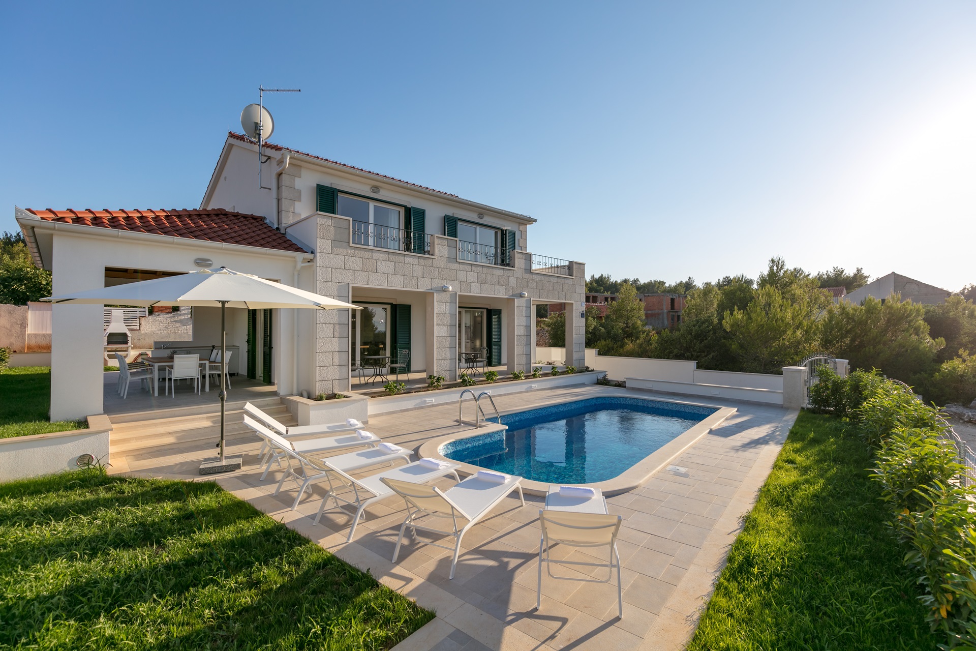 Villa Makarac with private swimming pool and garden for renting on the island of Brac